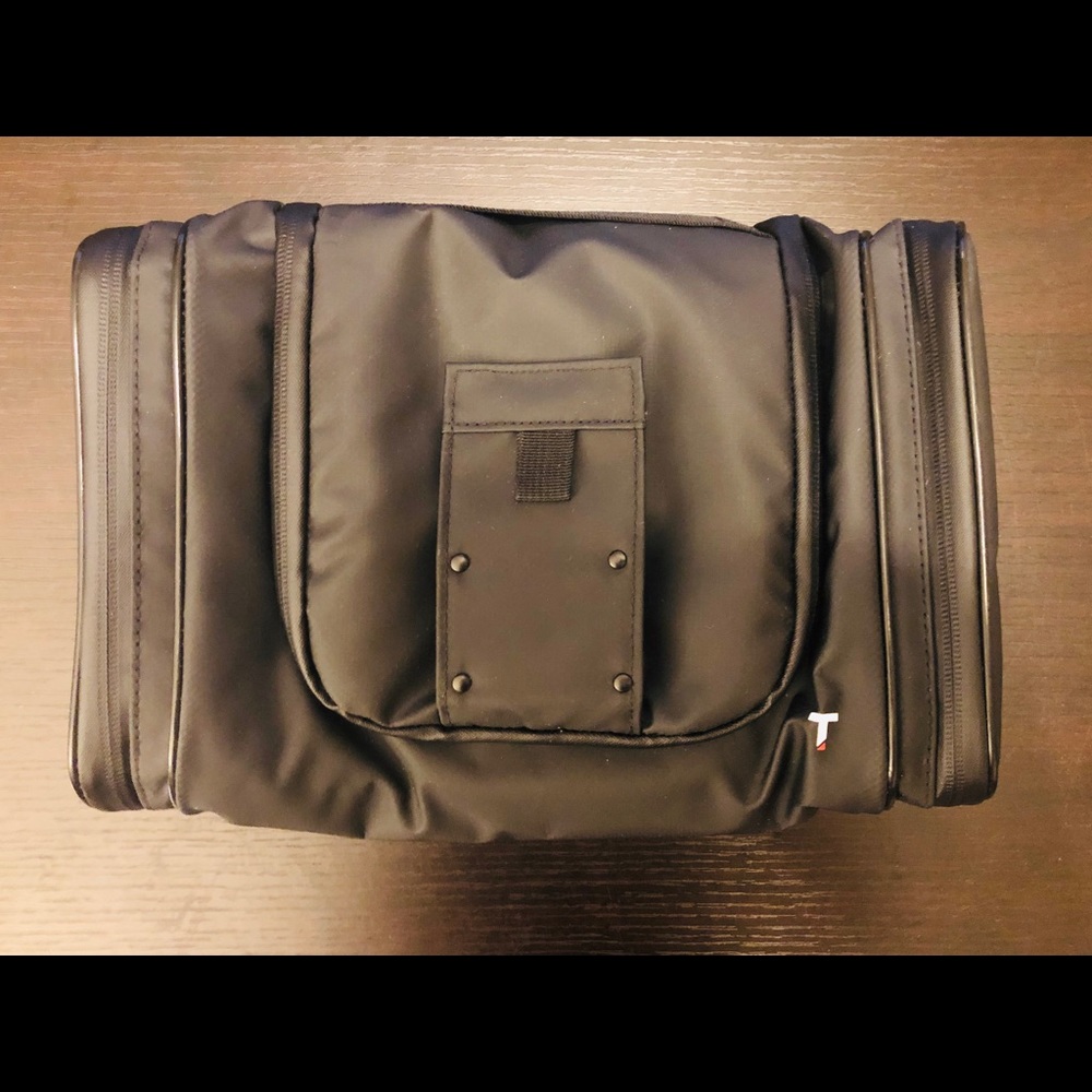 TASKIN Toiletry Bag with Sanitizer